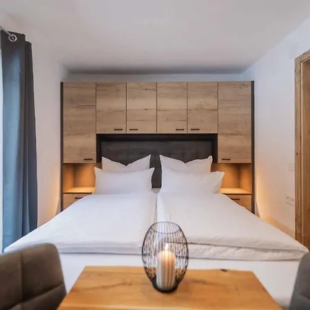 Staudenhof Apartman *