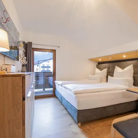 Staudenhof * ノイシュティフト・イム・シュトゥーバイタール